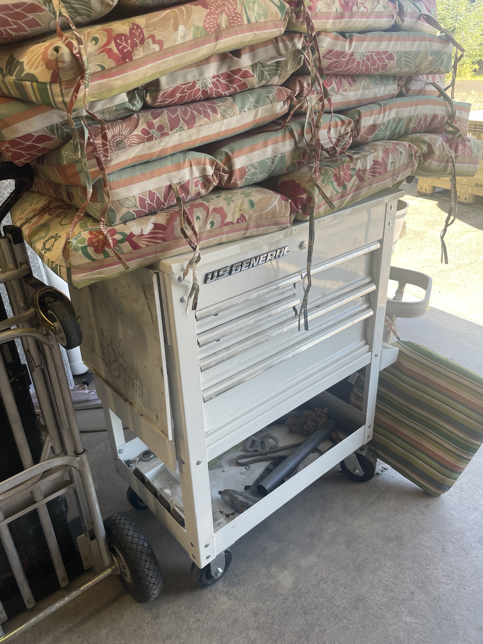 Garage sale photo